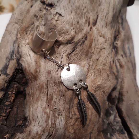 STERLING SILVER EAR CUFF WITH FEATHER DANGLE - Picture 2 of 3